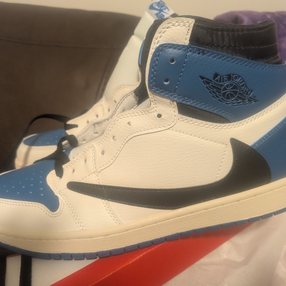 Jordan 1 Hi Travis Scott Fragment Sneakers - Picture 2 of 7